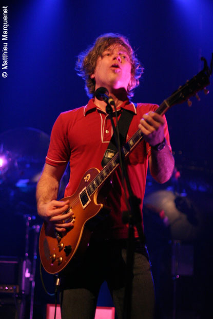 http://www.afrenchphotographer.com/photos_musique/2006-04-26_Nada_Surf_au_Bataclan/NadaSurf_IMG_2556.jpg