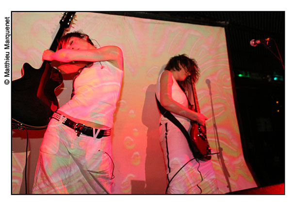 live : photo de concert de les Chimres  Paris, le Batofar