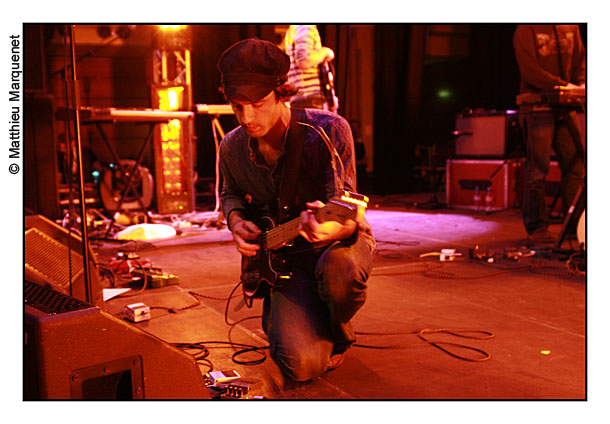 live : photo de concert de Kit  Paris, Clap Your Hands and Say Yeah