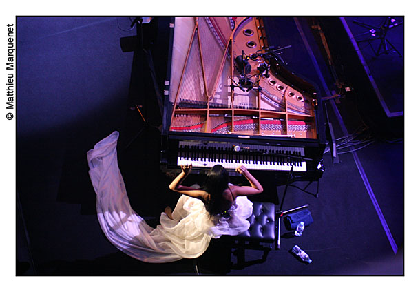 live : photo de concert de Emilie Simon et les Claviers Percussions de Lyon à Paris, Salle Pleyel