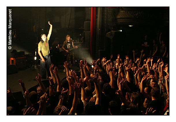 live : photo de concert de No One Is Innocent à Paris, la Cigale