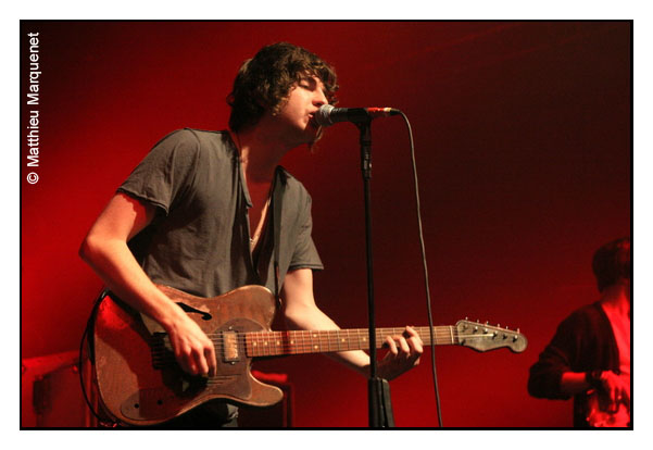 live : photo de concert de the Kooks  Paris, Elyse Montmartre