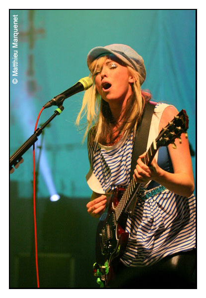 live : photo de concert de The Ting Tings  Paris, Bataclan