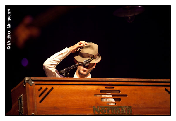 live : photo de concert de Charlie Winston  Paris, Znith