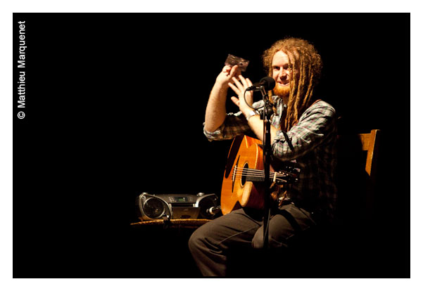 live : photo de concert de Newton Faulkner  Paris, Znith