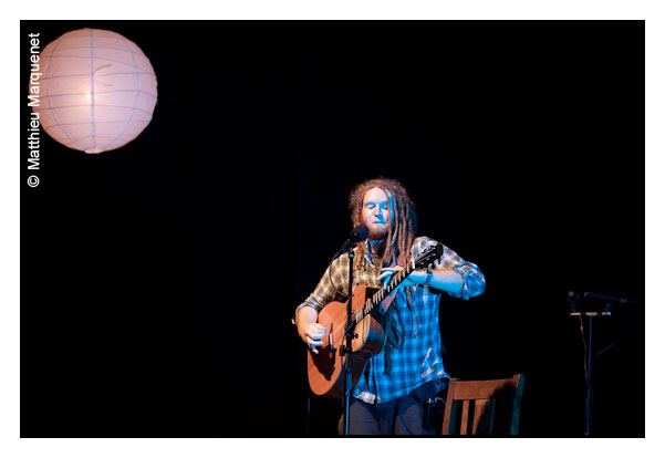 live : photo de concert de Newton Faulkner  Paris, Znith