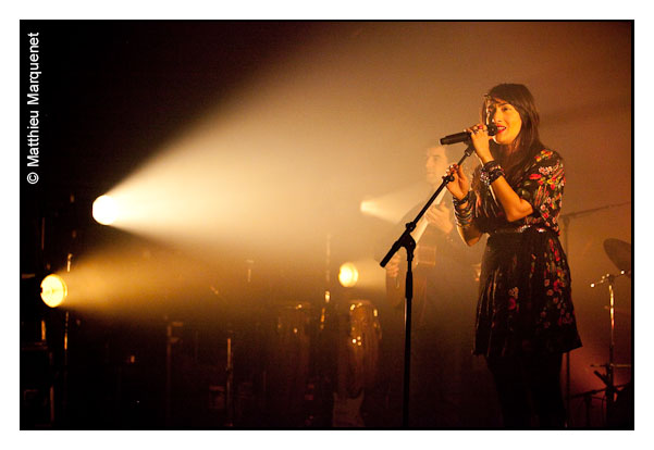 live : photo de concert de Hindi Zahra  Paris, la Cigale