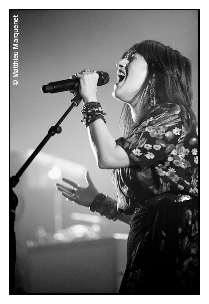 live : photo de concert de Hindi Zahra  Paris, la Cigale