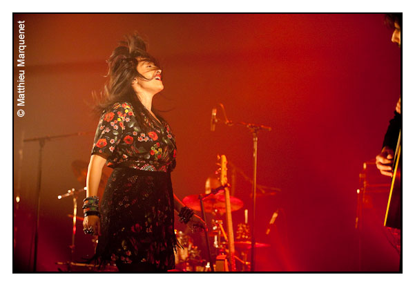 live : photo de concert de Hindi Zahra  Paris, la Cigale