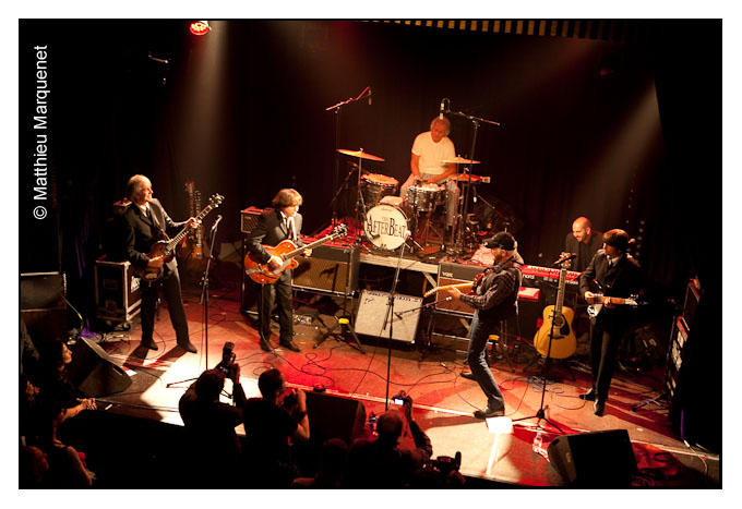 live : photo de concert de AfterBeat, avec Tony Sheridan et Pete Best à Paris, le Divan du Monde