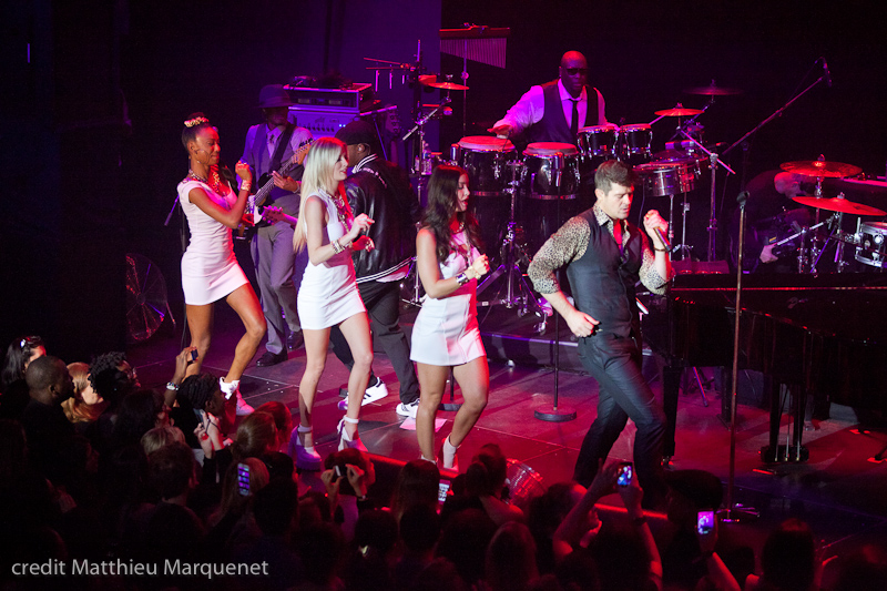 live : photo de concert de Robin Thicke  Paris, Yoyo