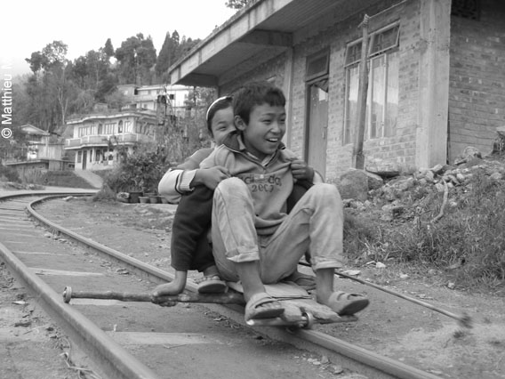 photo de Les enfants du monde, photos prises lors de mon tour du monde  vlo en 2004