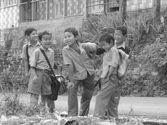 photo de Les enfants du monde, photos prises lors de mon tour du monde  vlo en 2004