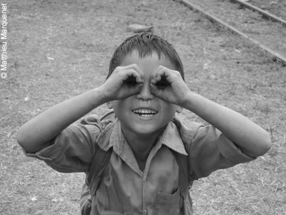 photo de Les enfants du monde, photos prises lors de mon tour du monde  vlo en 2004